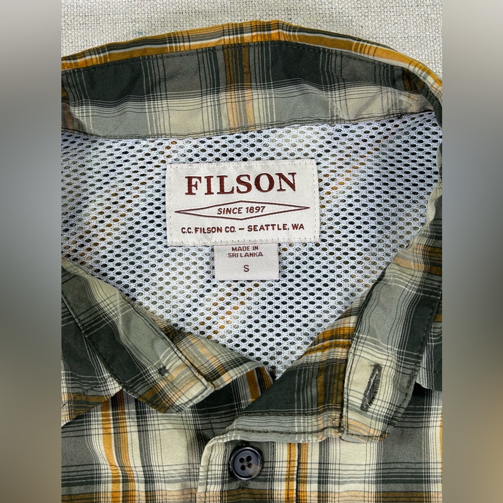 Filson Green and Tan Plaid Casual Button Down Shirt Size Small